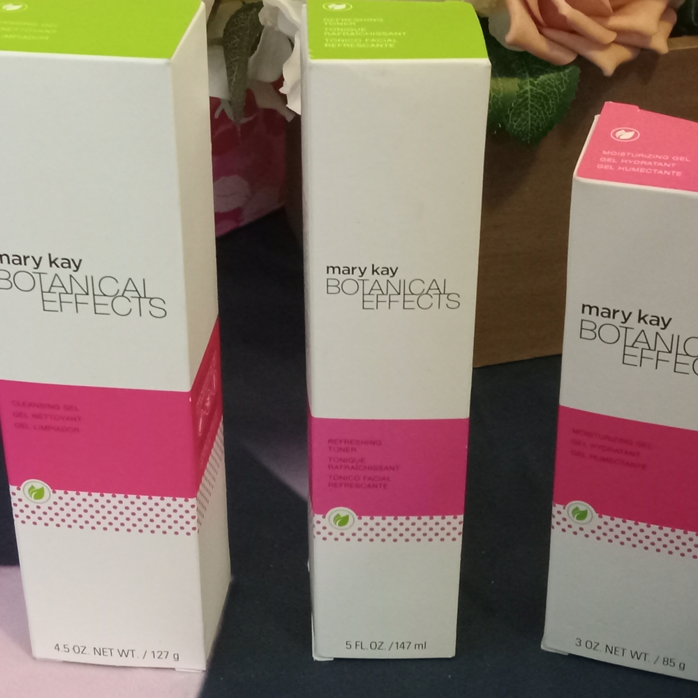 COPY - Mary Kay Pink and White Cleanser and Exfoliant